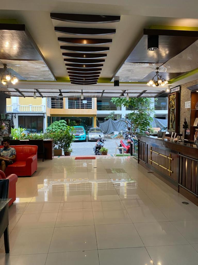 Lavender Patong Hotel Exterior photo