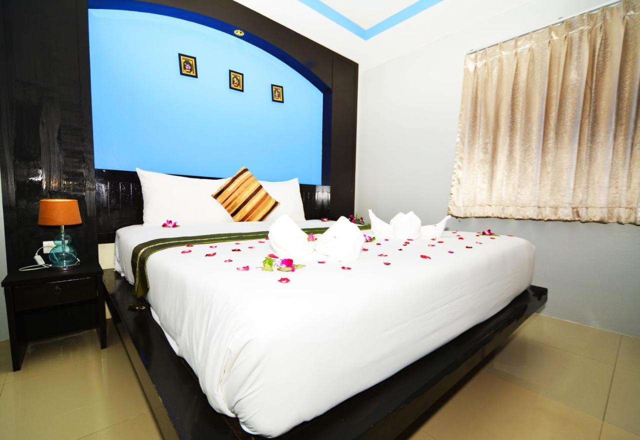 Lavender Patong Hotel Exterior photo