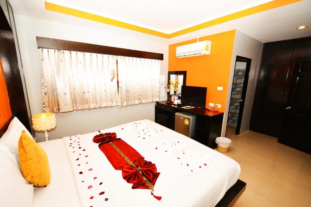 Lavender Patong Hotel Exterior photo