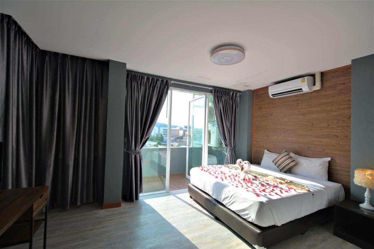 Lavender Patong Hotel Exterior photo