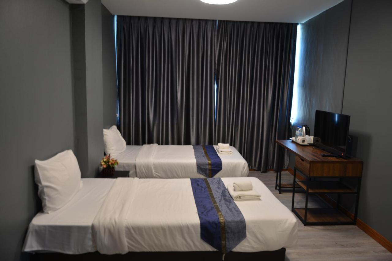 Lavender Patong Hotel Exterior photo